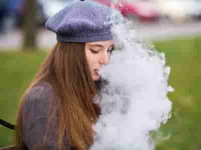 Faut-il avaler la fumée d’une cigarette électronique